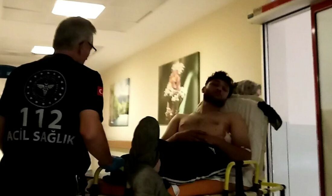 İnegöl’de 10 kişi birbirine girdi, 1 kişi bıçakla yaralandı 10 KİŞİ BİRBİRİNE GİRDİ : 1 KİŞİ BIÇAKLA YARALANDI