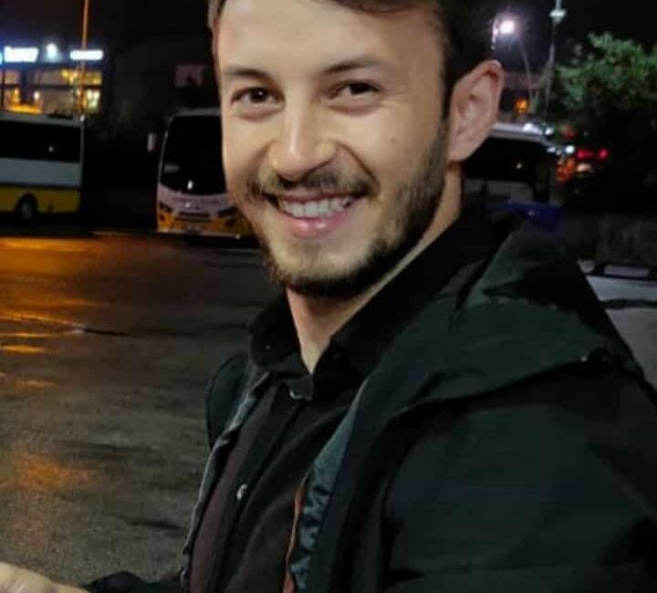 Bursa’da 26 yaşındaki genç kalbine yenik düştü Bursa'nın İnegöl ilçesinde yaşayan 26 yaşındaki genç kalbine yenik düştü.