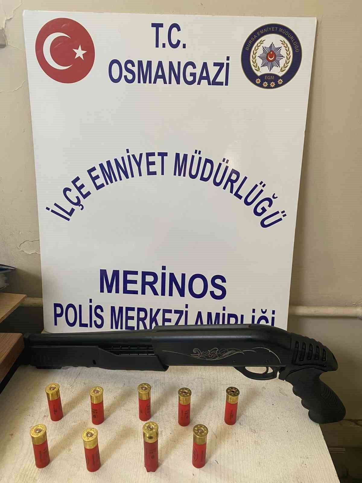 BURSA’DA BİR KADININ SİLAHLA TEHDİT EDİLDİĞİ İHBARINA GİDEN MERİNOS POLİS