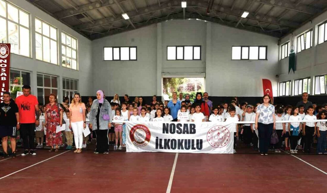 Küçük raketler sertifikalarını aldı OSMANGAZİ BELEDİYESİ TARAFINDAN AÇILAN KORT TENİSİ EĞİTİMİ’Nİ BAŞARIYLA TAMAMLAYAN ÖĞRENCİLER,