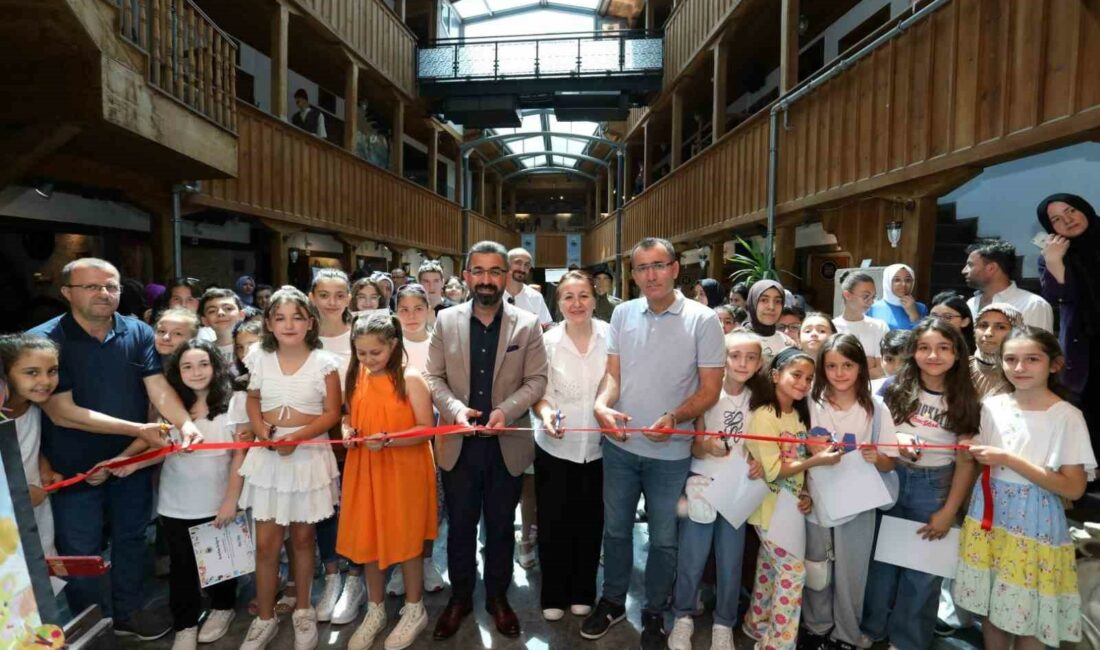 İNEGÖL BELEDİYESİ ÇOCUK RESİM ATÖLYESİNDE EĞİTİM ALAN 7-12 YAŞ ARALIĞINDAKİ