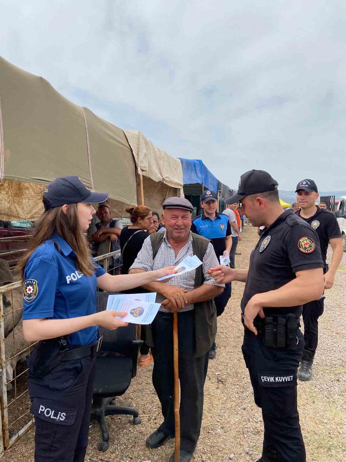 BURSA’NIN KARACABEY İLÇESİNDE POLİS EKİPLERİ, KURBANLIK SATICILARINI HIRSIZLIK İLE DOLANDIRICILIK