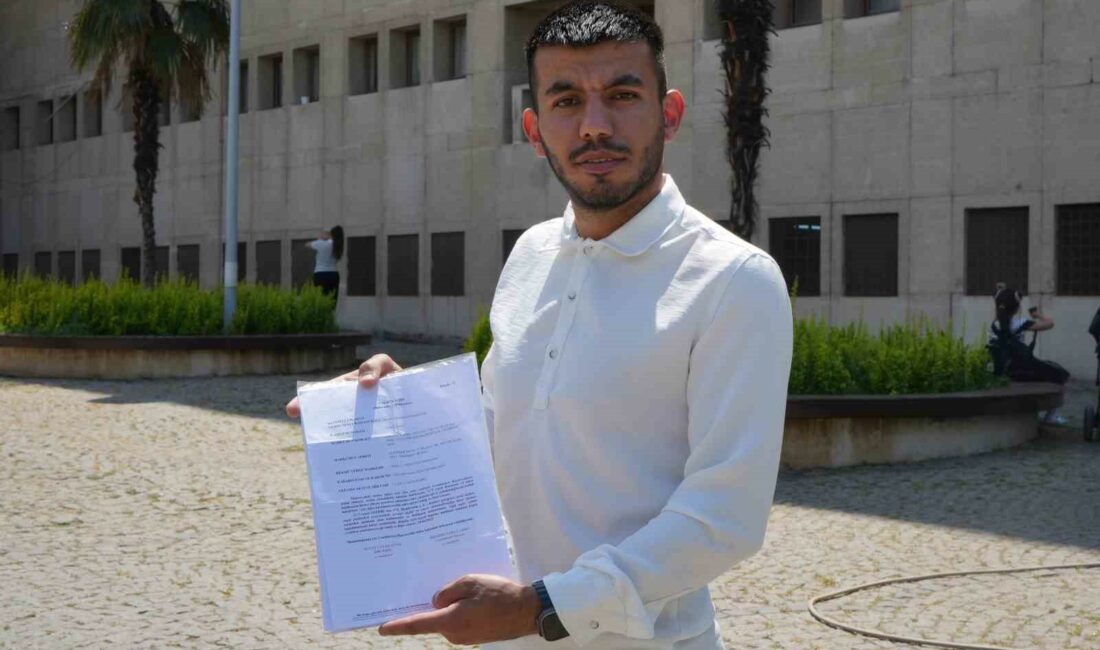 BURSA'DA DEDESİNİN CENAZESİNDE BABASI TARAFINDAN BIÇAKLANAN GENÇ, MAĞDUR OLARAK KATILMASI