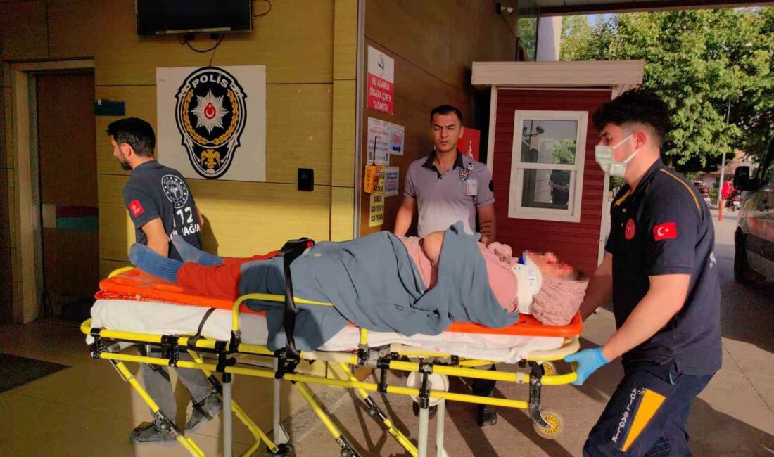 BURSA'NIN İNEGÖL İLÇESİNDE MEYDANA GELEN KAZADA MOTOSİKLET KADINA ÇARPTI; 1'İ