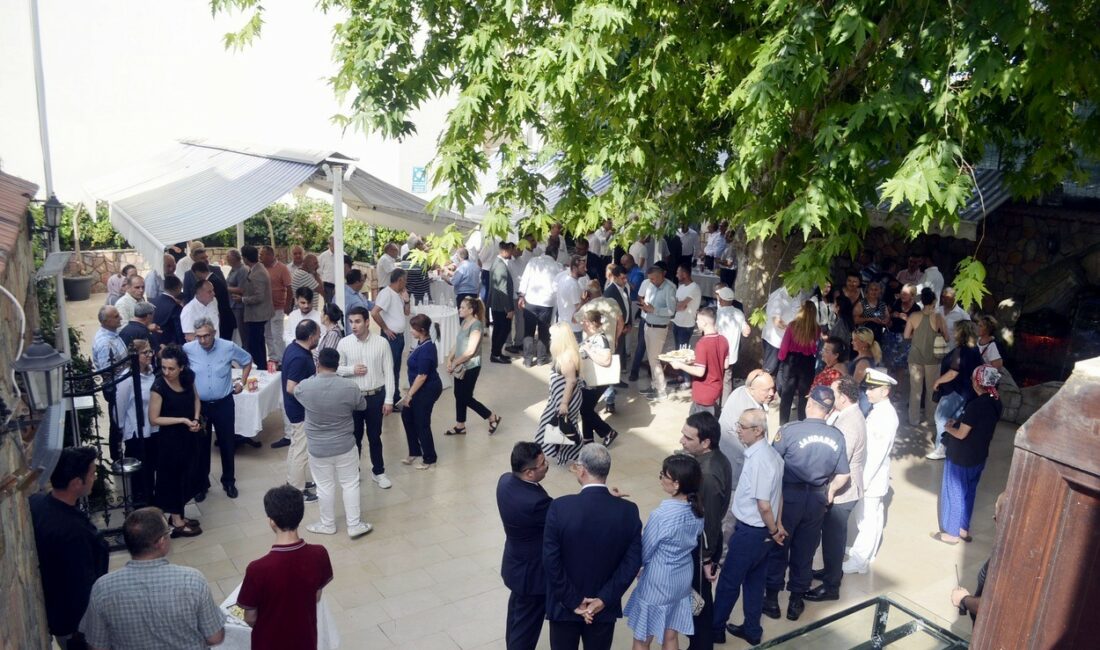 Mudanya protokolü bayramlaştı KURBAN BAYRAMI DOLAYISIYLA MUDANYA İLÇE PROTOKOLÜ, KAMU KURUMLARI, SİVİL TOPLUM