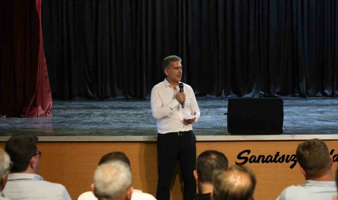 Muhtarlar için daire müdürleri görevlendiriliyor GEMLİK BELEDİYE BAŞKANI ŞÜKRÜ DEVİREN, CEMİL MERİÇ KÜLTÜR MERKEZİ’NDE MUHTARLAR