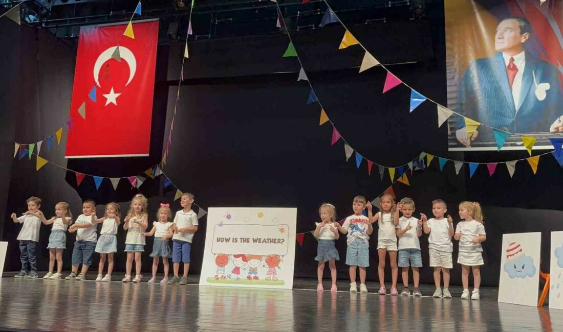 Nilüferli miniklerin yılsonu gösterisi tam not aldı NİLÜFER BELEDİYESİ BÜNYESİNDEKİ BURAK BERK VE ÇAMLICA KREŞLERİNDE MEZUNİYET COŞKUSU