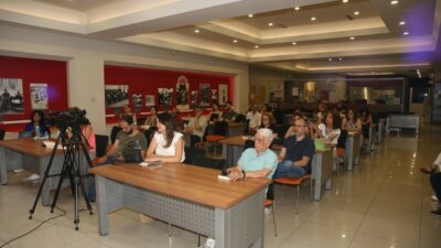 NİLÜFER BELEDİYESİ'NİN DÜZENLEDİĞİ EDEBİ KAZILAR SÖYLEŞİSİNDE GÜRSEL KORAT, HAKAN AKDOĞAN