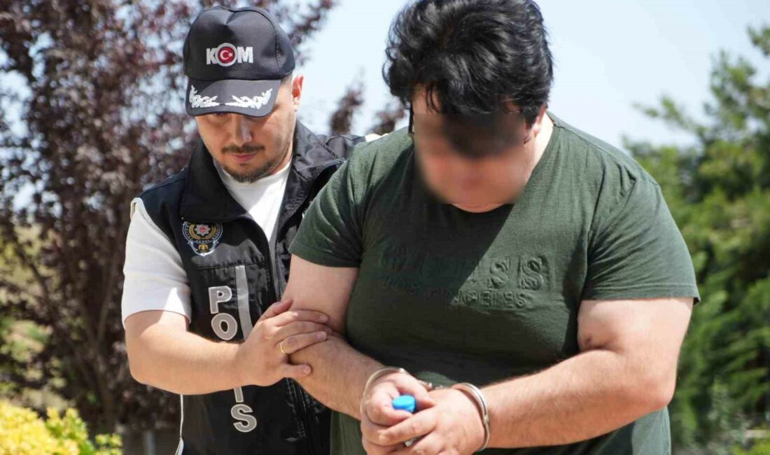 Bursa’da ölü soyucu organize suç örgütüne darbe BURSA'DA YILLAR ÖNCE ÖLMÜŞ KİŞİLERİN İMZALARINI AMERİKA'DA BOŞ SENETLERE KOPYALATIP