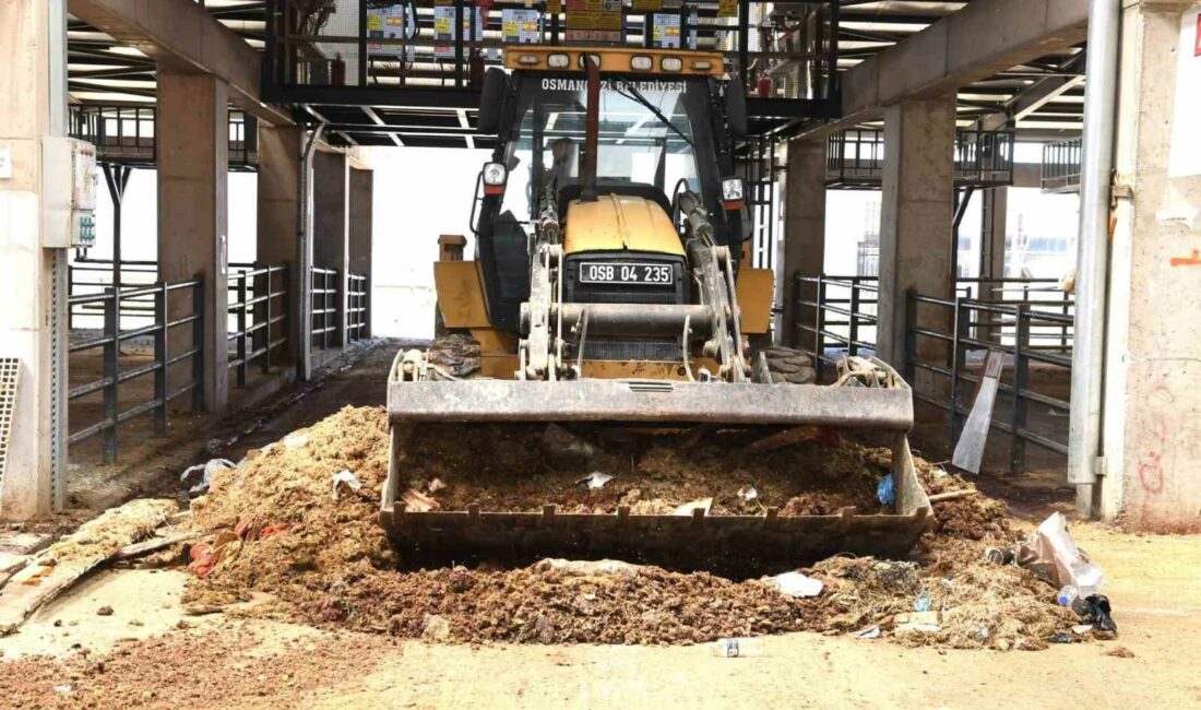 Osmangazi’de kurban pazarları temizlendi OSMANGAZİ BELEDİYESİ, KURBAN BAYRAMI DOLAYISIYLA İLÇEDE KURULAN KURBAN SATIŞ YERLERİNİ