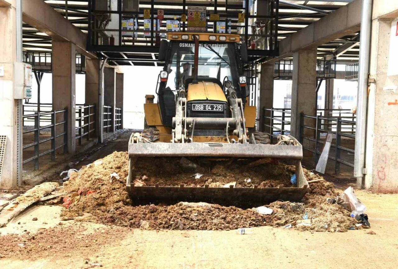 OSMANGAZİ BELEDİYESİ, KURBAN BAYRAMI DOLAYISIYLA İLÇEDE KURULAN KURBAN SATIŞ YERLERİNİ