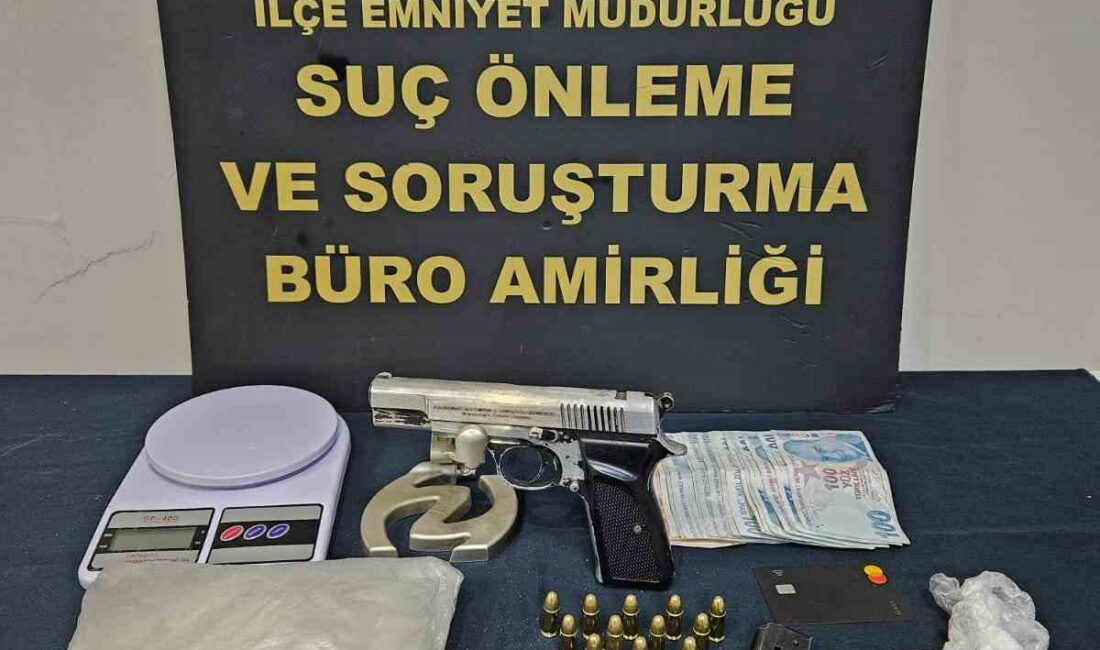 Bursa’da polis, uyuşturucu tacirlerini yakalamak için kılıktan kılığa girdi BURSA EMNİYET MÜDÜRLÜĞÜ YILDIRIM İLÇE EMNİYET MÜDÜRLÜĞÜ’NE BAĞLI SUÇ ÖNLEME