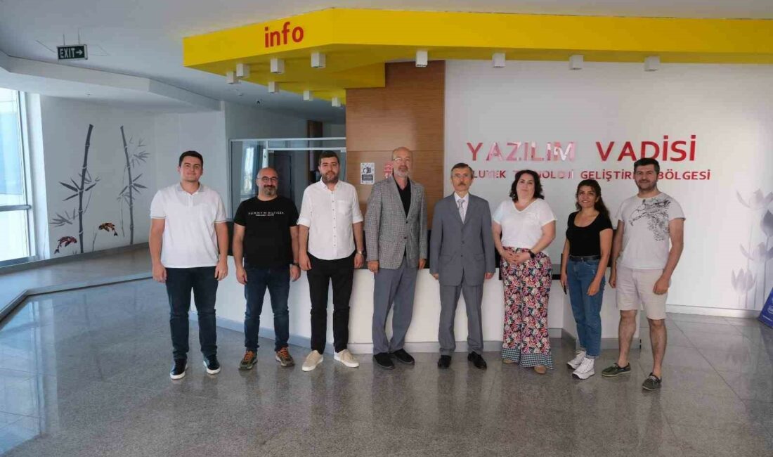 BİSİAD YÖNETİM KURULU BAŞKANI İDRİS DOĞRUL, ULUTEK TEKNOPARK'I ZİYARET EDEREK