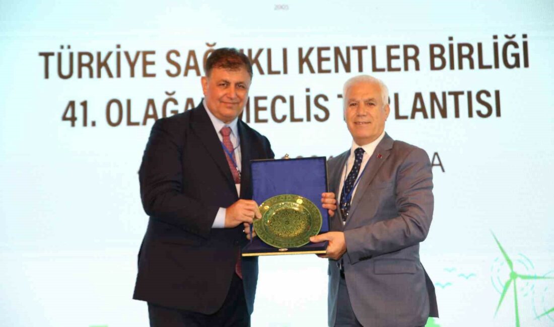 Sağlıklı Kentler Birliği Başkanı’na İzmir Büyükşehir Belediye Başkanı Cemil Tugay seçildi TÜRKİYE SAĞLIKLI KENTLER BİRLİĞİ'NİN (SKB) 41. MECLİS OLAĞAN TOPLANTISI'NDA YENİ