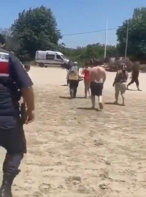 Sahilde kaybolan küçük Zeynep bulundu BURSA'DA SAHİLDE OYNARKEN KAYBOLAN 10 YAŞINDAKİ MİNİK ZEYNEP, JANDARMA EKİPLERİNCE