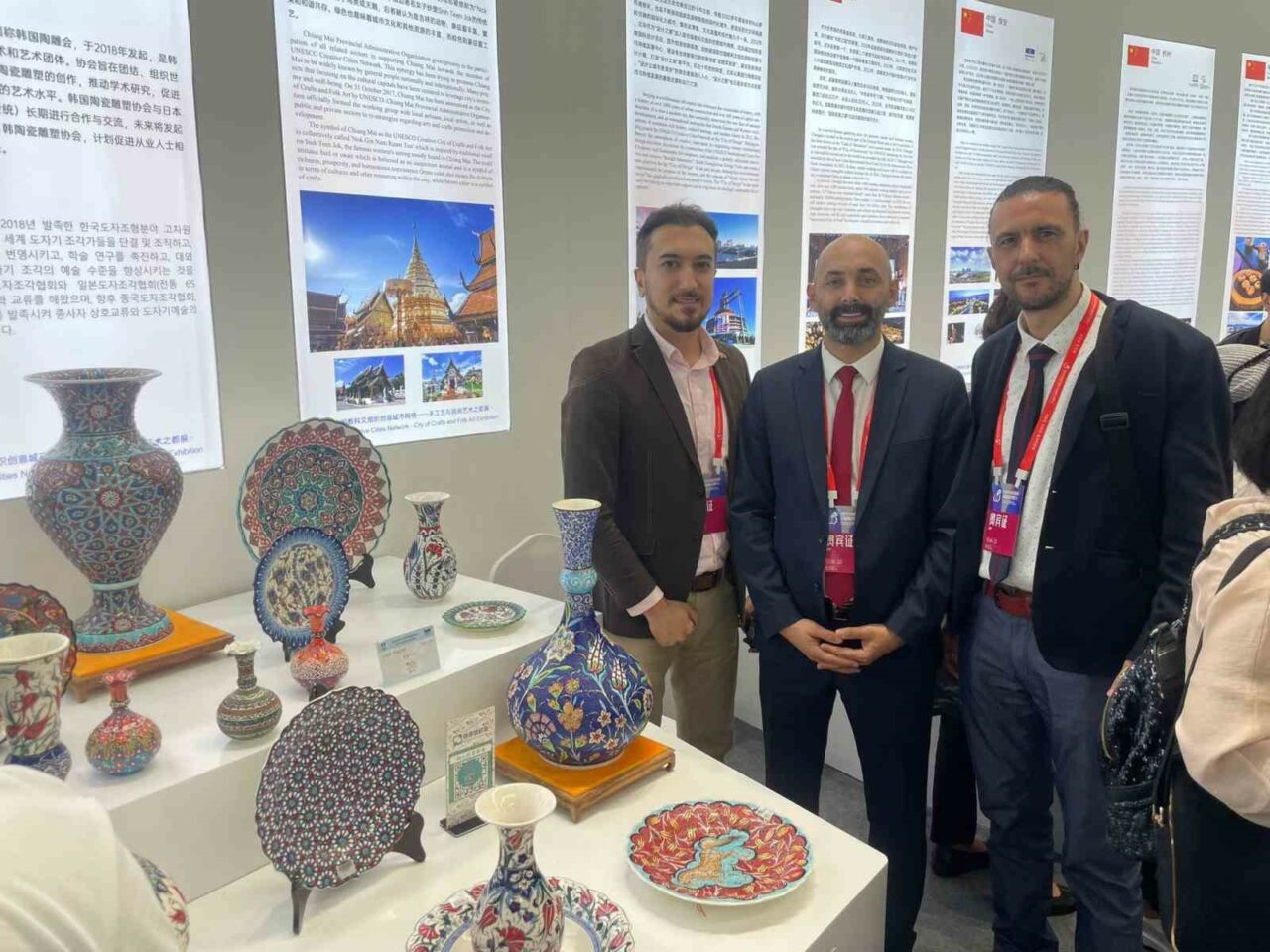 Seramik kardeşliği Çin basınında İZNİK BELEDİYESİ’NİN KARDEŞ ŞEHRİ OLAN ÇİN’İN SERAMİK ŞEHRİ JİNGDEZHEN İLE