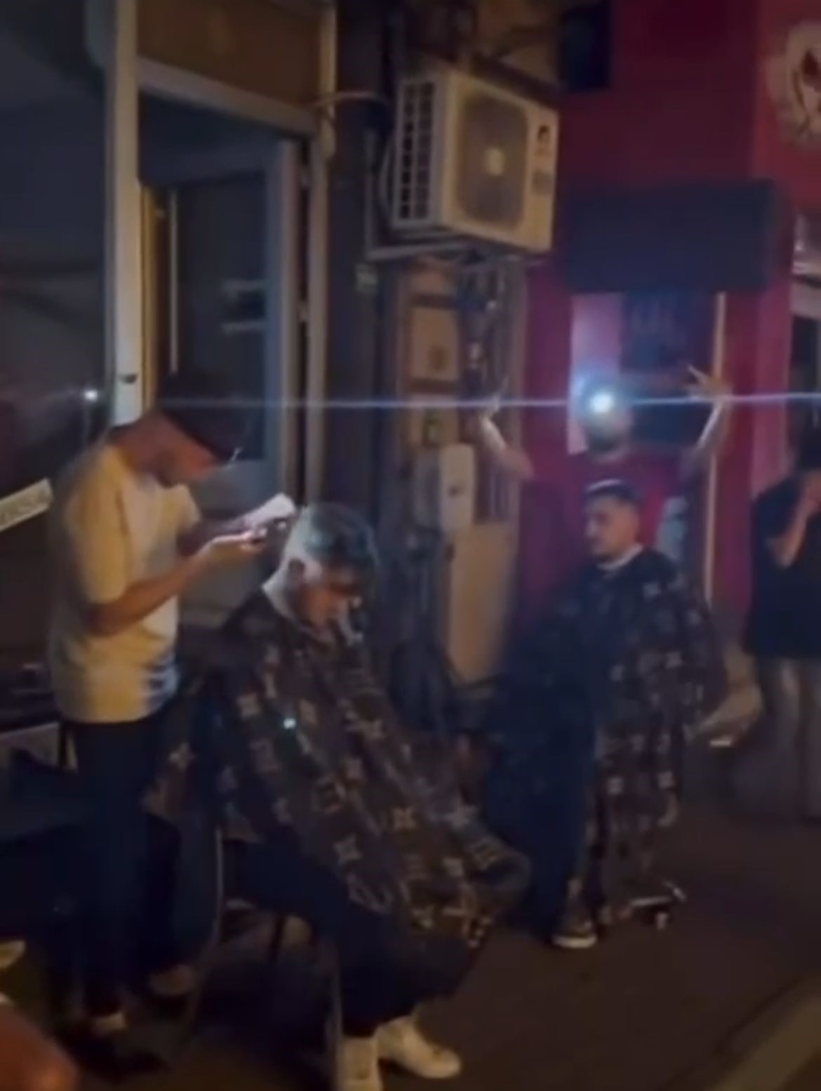 SICAKLIK 40'DERECEYE ULAŞINCA ELEKTRİK TELLERİ HAVAİ FİŞEK GİBİ PATLADI