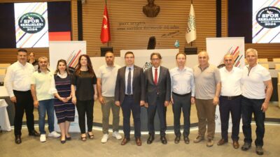 22. NİLÜFER ULUSLARARASI SPOR ŞENLİKLERİ’NDE EMEĞİ GEÇENLERE TEŞEKKÜR PLAKETİ VERİLDİ.