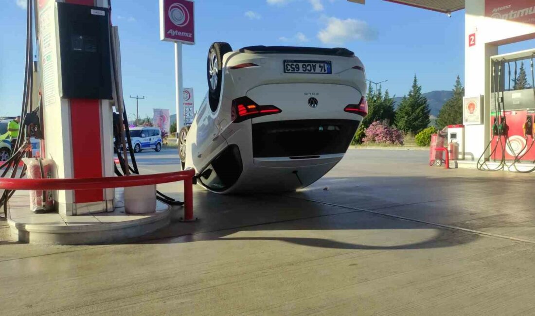 Takla atan araç akaryakıt istasyonuna daldı, faciadan dönüldü FACİADAN DÖNÜLDÜ... TAKLA ATIP AKARYAKIT İSTASYONUNA DALDI