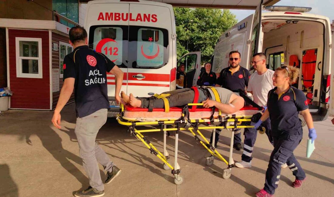 Taklalar atan traktör şaha kalktı: 1 yaralı TRAKTÖR TAKLALAR ATIP ŞAHA KALKTI; 1 YARALI