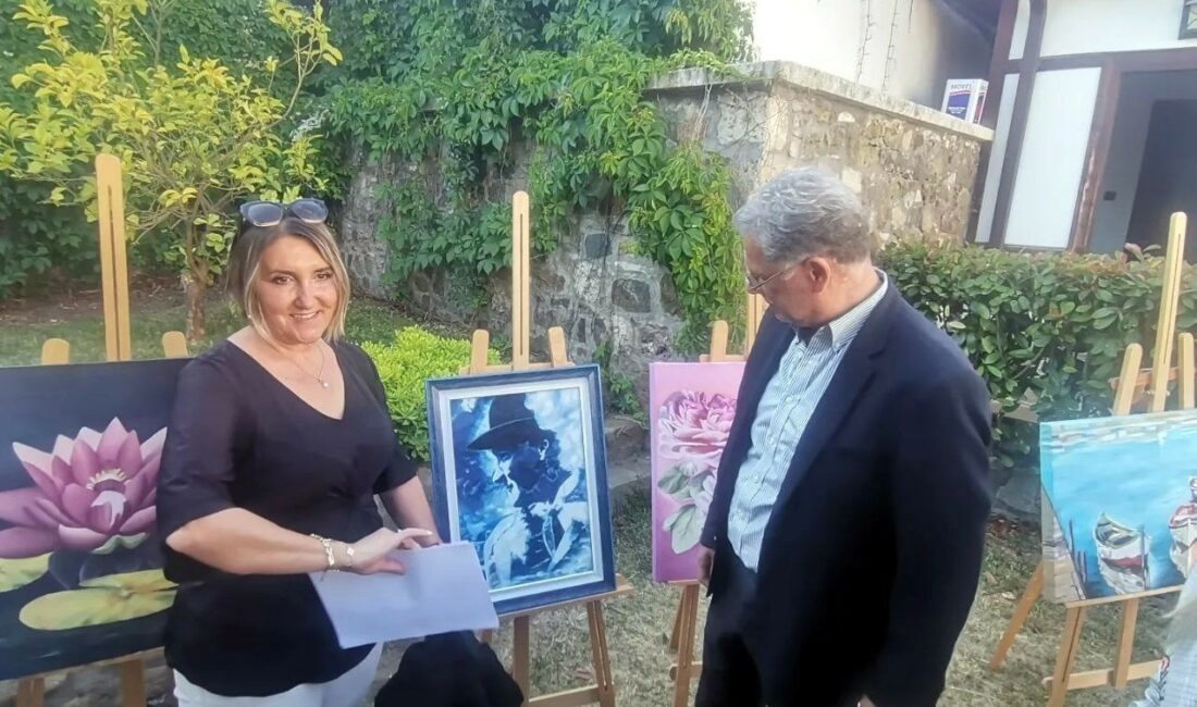 Tarihi mekanda karma sergi tam not aldı MUDANYA BELEDİYESİ'NİN HOBİ SANAT ATÖLYELERİNDE UZUN SÜRE EMEK VEREN KURSİYERLERİN