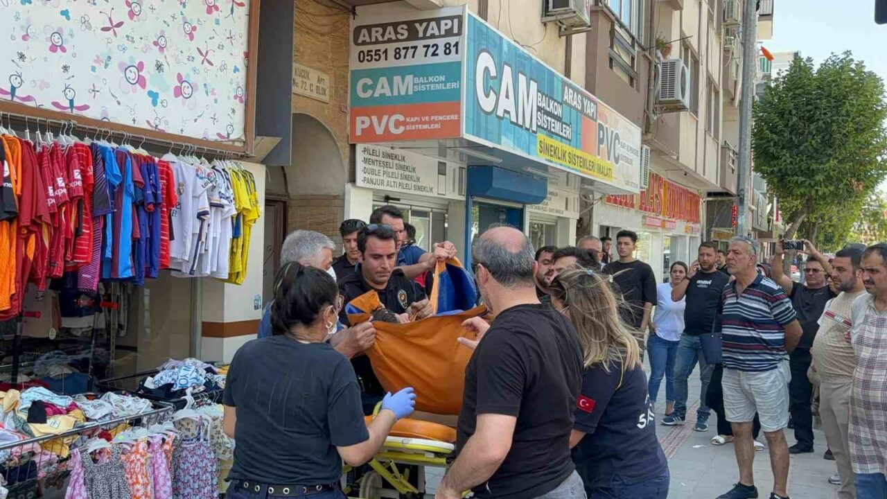 Bursa’nın Gemlik ilçesinde bir kişi, önce ağabeyini sonra kendini bıçakladı.