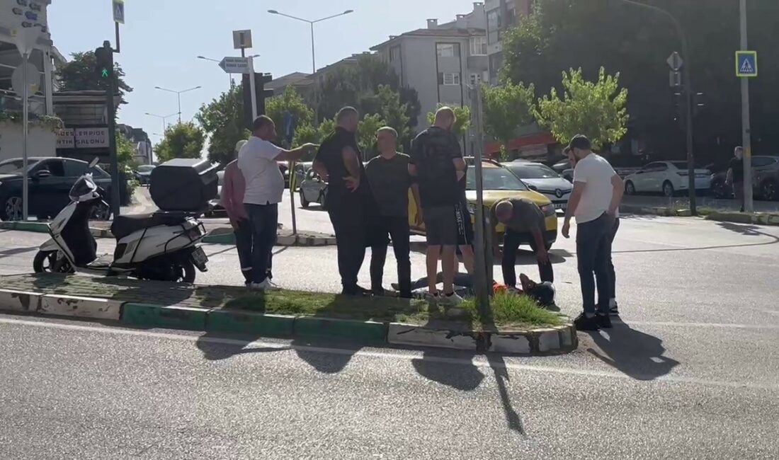 Ticari taksi motosiklete çarptı: 1 yaralı BURSA'DA SEYİR HALİNDE OLAN TİCARİ TAKSİ MOTOSİKLETE ÇARPTI. KAZADA MOTOSİKLET