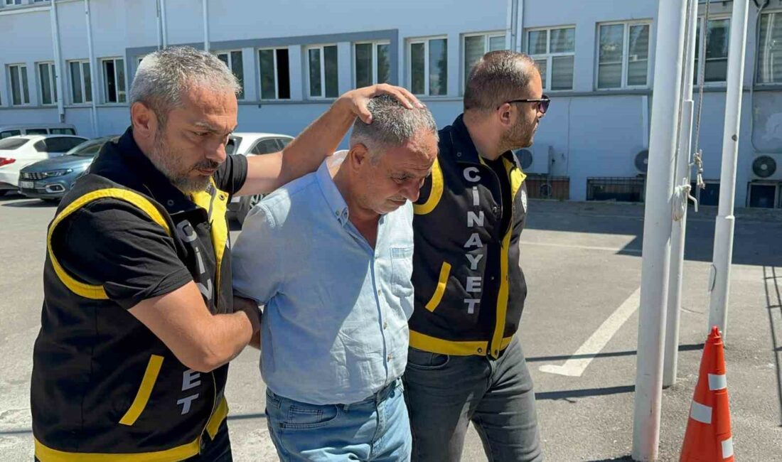 Ticari takside gördüğü eşini ve ticari taksi şoförünü vuran koca yakalandı BURSA'DA TİCARİ TAKSİDE BOŞANMA AŞAMASINDAKİ EŞİNİ GÖRÜP ATEŞ AÇAN KOCA