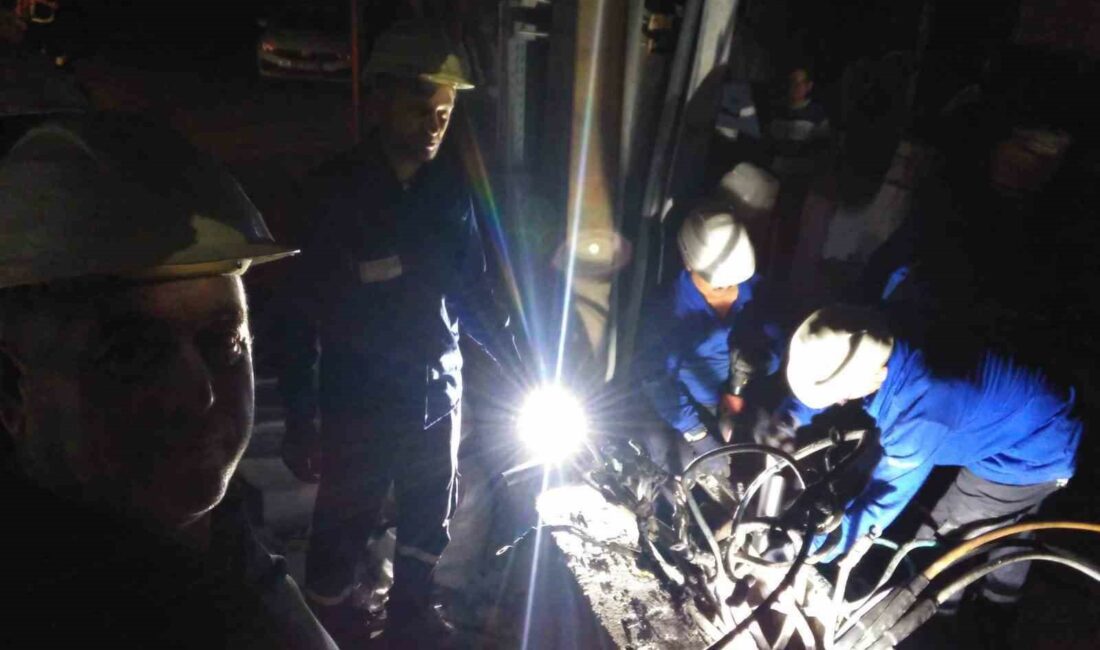 UEDAŞ ekiplerinin sıcak hava mesaisi HAVA SICAKLIKLARININ MEVSİM NORMALLERİNİN ÜZERİNDE SEYRETMESİ ELEKTRİK ŞEBEKESİNDEKİ YÜKÜ ARTIRDI.