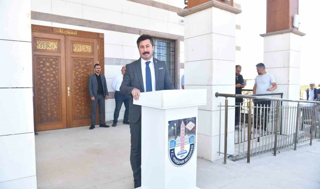 YENİŞEHİR BELEDİYE BAŞKANI ERCAN ÖZEL, SUBAŞI TOKİ’LERİNDE HAK SAHİPLERİNE VERDİĞİ