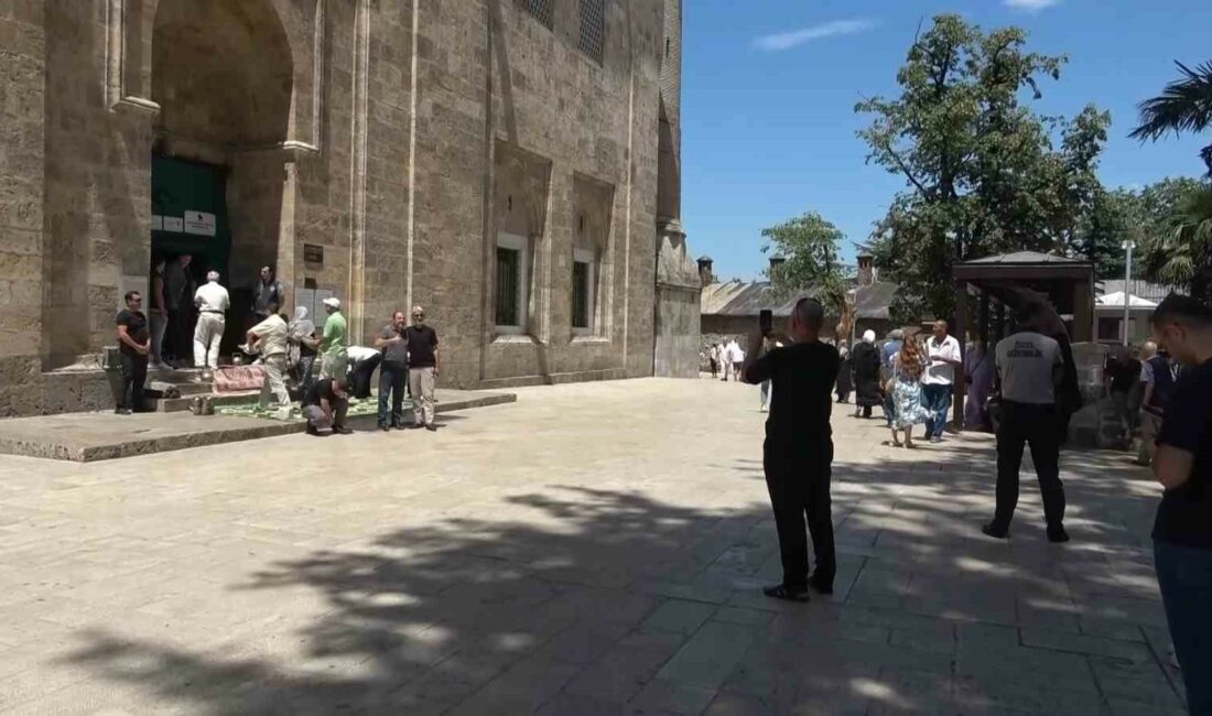 15 Temmuz Şehitleri için Ulucamii’de Kuran-ı Kerim okundu BURSA’DA 15 TEMMUZ DEMOKRASİ VE MİLLİ BİRLİK GÜNÜ ETKİNLİKLERİ ÇERÇEVESİNDE