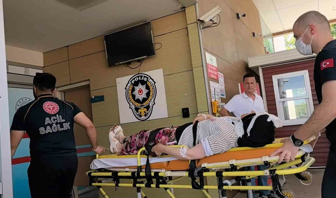 Bursa’da 2 otomobil kafa kafaya çarpıştı: 3 yaralı BURSA'NIN İNEGÖL İLÇESİNDE 2 OTOMOBİL KAFA KAFAYA ÇARPIŞTI. KAZADA 3