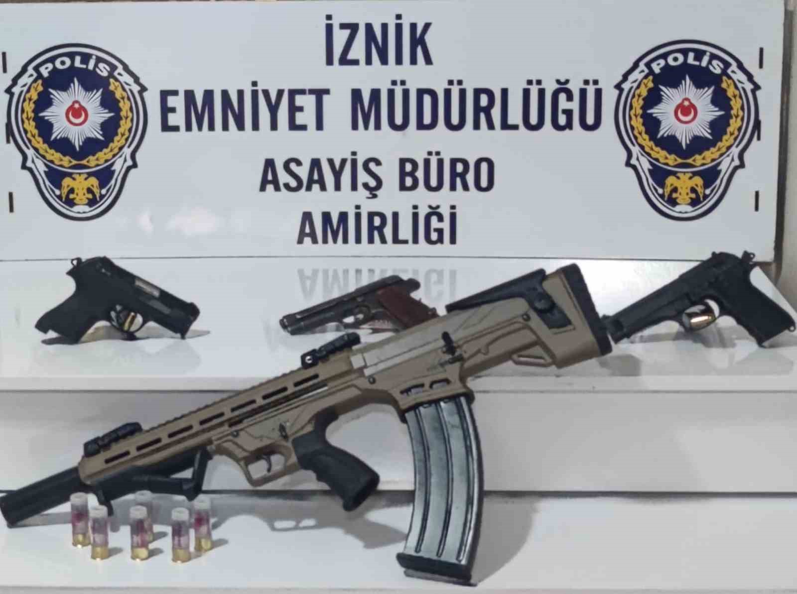 28 YIL KESİNLEŞMİŞ HAPİS CEZASI BULUNAN F.K., HAKKI SOKAK ÜZERİNDE