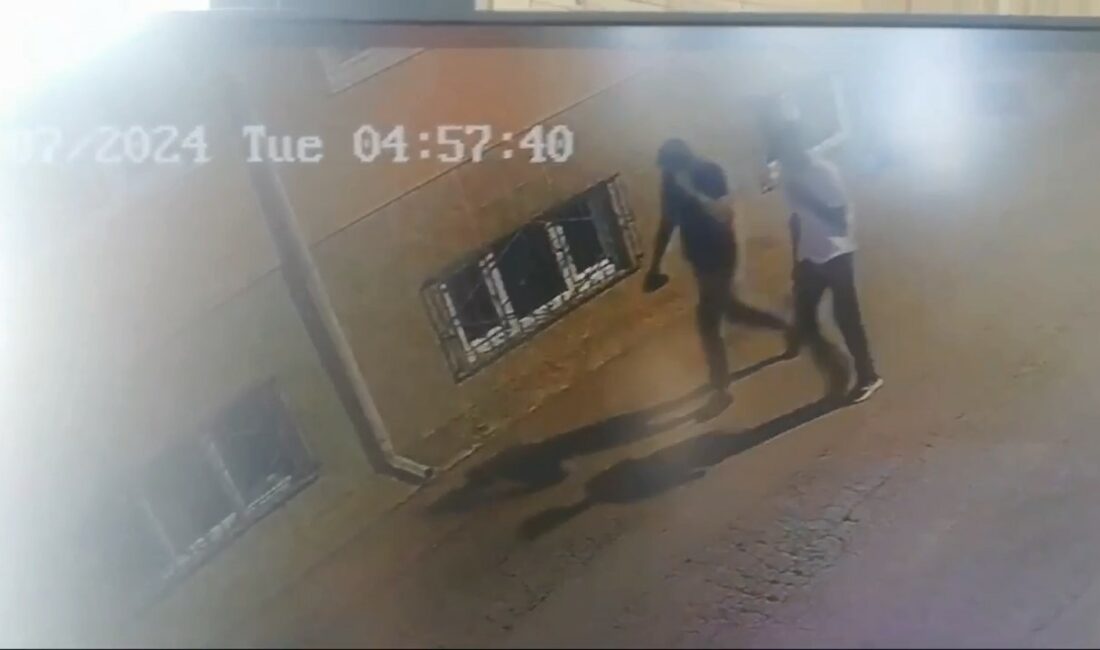 Bursa’da oto faresi 150 güvenlik kamerası izlenerek yakalandı BURSA’NIN NİLÜFER VE GEMLİK İLÇELERİNDE MEYDANA GELEN OTO HIRSIZLIK OLAYLARINA