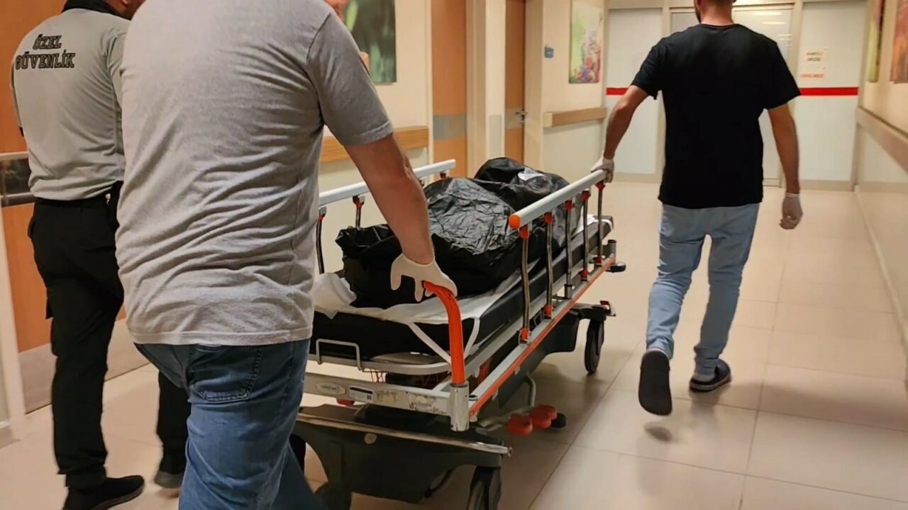 BURSA’NIN İNEGÖL İLÇESİNDE BİR EVDE MEYDANA GELEN BIÇAKLI KAVGADA 7