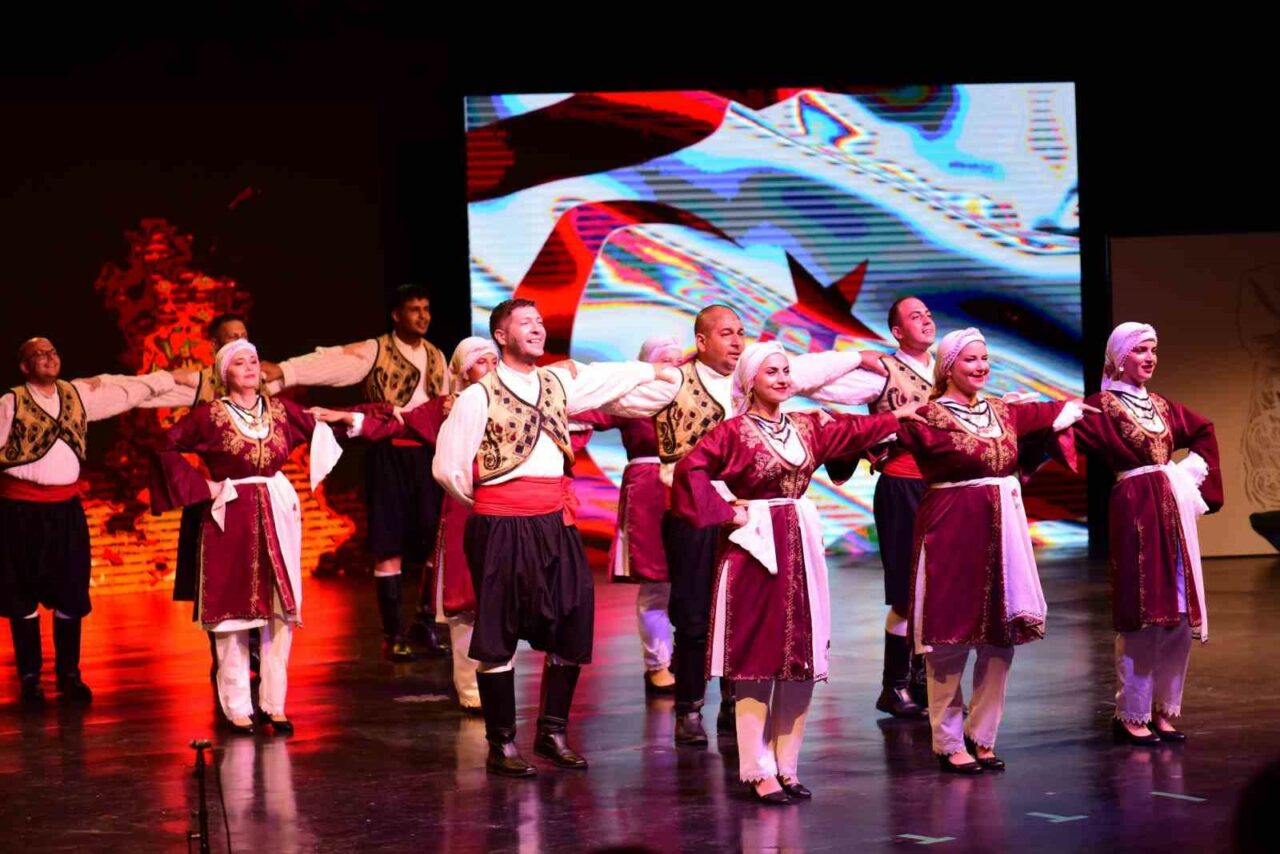 BU YIL 36’NCISI DÜZENLENEN ULUSLARARASI ALTIN KARAGÖZ HALK DANSLARI YARIŞMASI’NDA