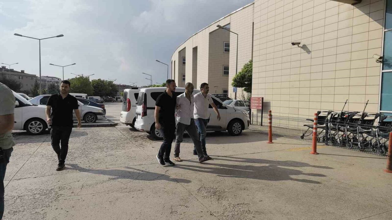 BURSA'NIN İNEGÖL İLÇESİNDE ARKADAŞINI 7 YERİNDEN BIÇAKLAYARAK KATLEDEN ŞÜPHELİ, SORGULAMASININ