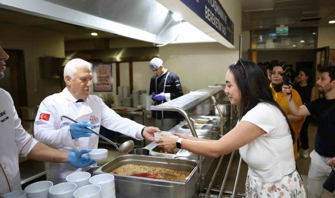 Aşure kazanları birlik ve beraberlik için kaynadı AŞURE KAZANLARI BİRLİK VE BERABERLİK İÇİN KAYNADI BURSA – BURSA