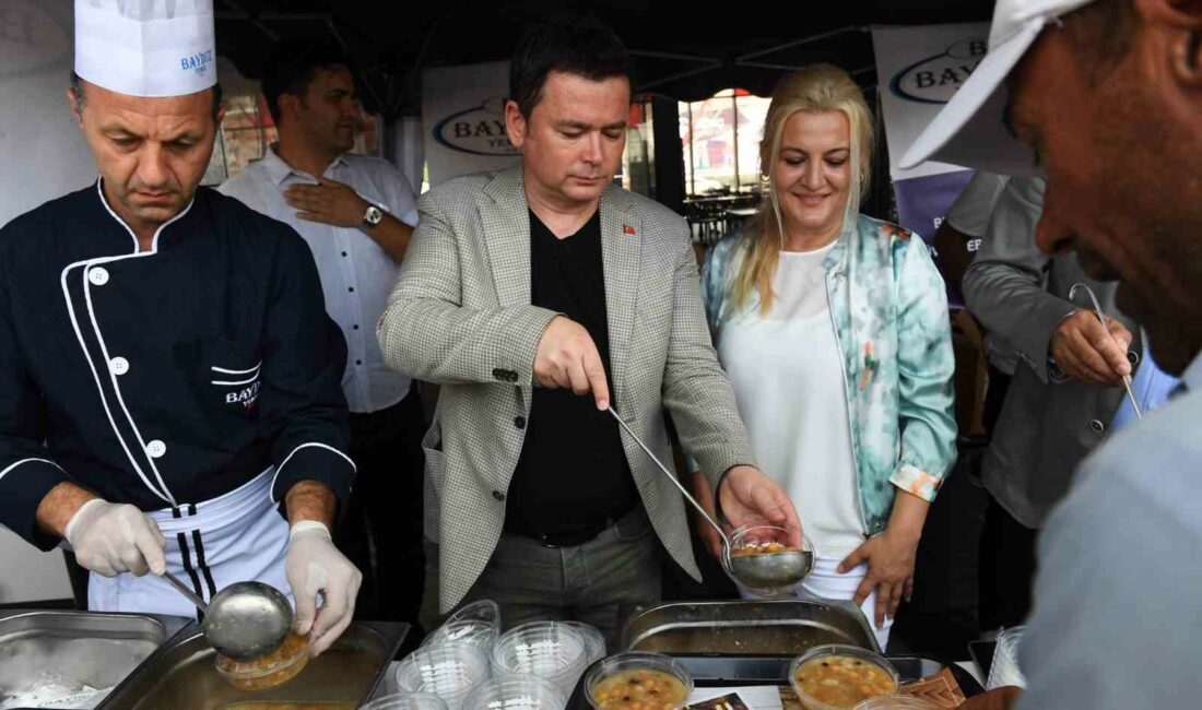 OSMANGAZİ BELEDİYE BAŞKANI ERKAN AYDIN, KAZANLARIN BAŞINA GEÇEREK, BURSALI YURTTAŞLARA