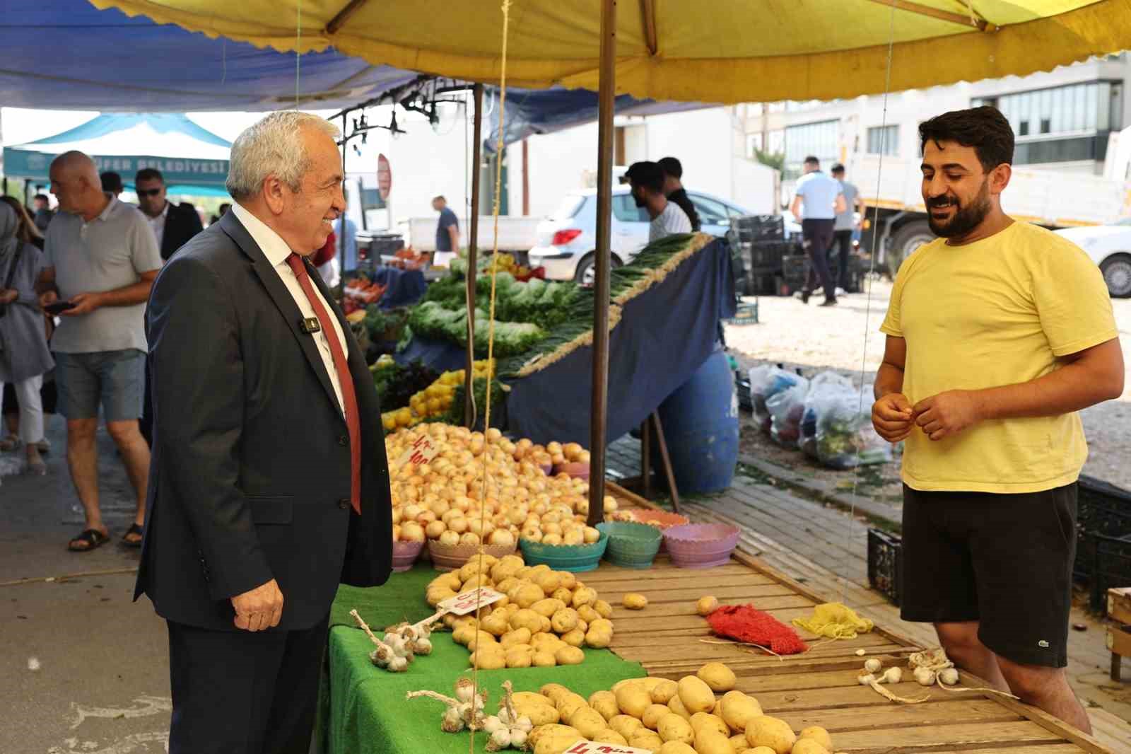 NİLÜFER BELEDİYE BAŞKANI ŞADİ ÖZDEMİR, 23 NİSAN MAHALLESİ’NDE VATANDAŞLARLA BULUŞTU.