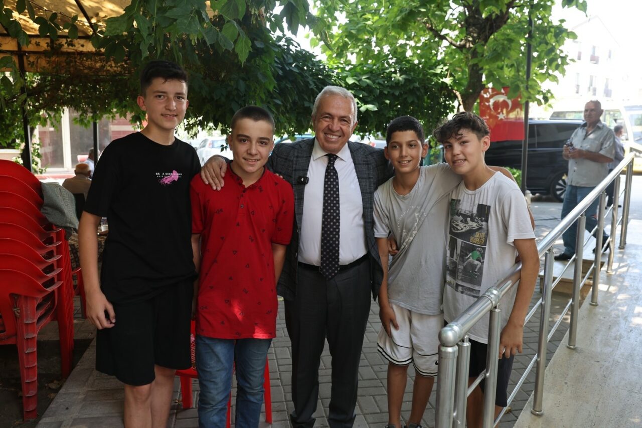 NİLÜFER BELEDİYE BAŞKANI ŞADİ ÖZDEMİR, DEMİRCİ MAHALLESİ'NDEKİ VATANDAŞLARLA BİR ARAYA