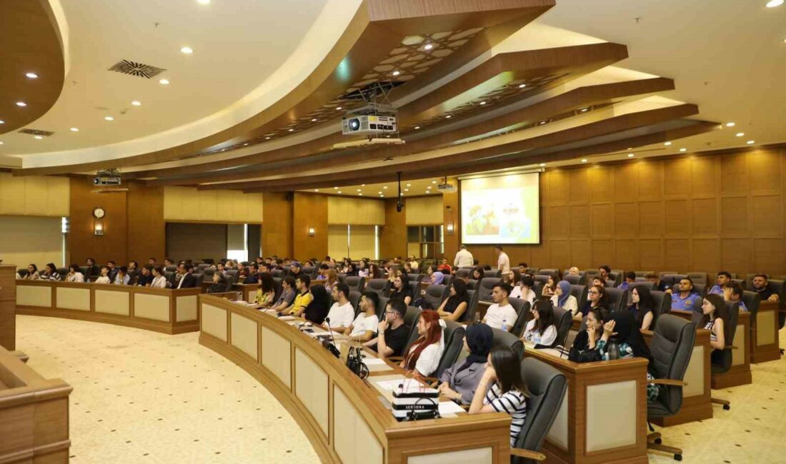 Bursa Büyükşehir stajyerleri oryantasyon eğitimi aldı BURSA BÜYÜKŞEHİR BELEDİYESİ, KURUM BÜNYESİNDE YAZ STAJI YAPAN ÜNİVERSİTE ÖĞRENCİLERİNE