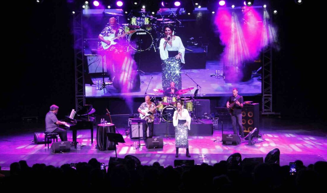 Bursa Festivali’nde Nükhet Duru sahne aldı TÜRKİYE’NİN EN ÖNEMLİ SESLERİNDEN NÜKHET DURU, 62. ULUSLARARASI BURSA FESTİVALİ’NDE