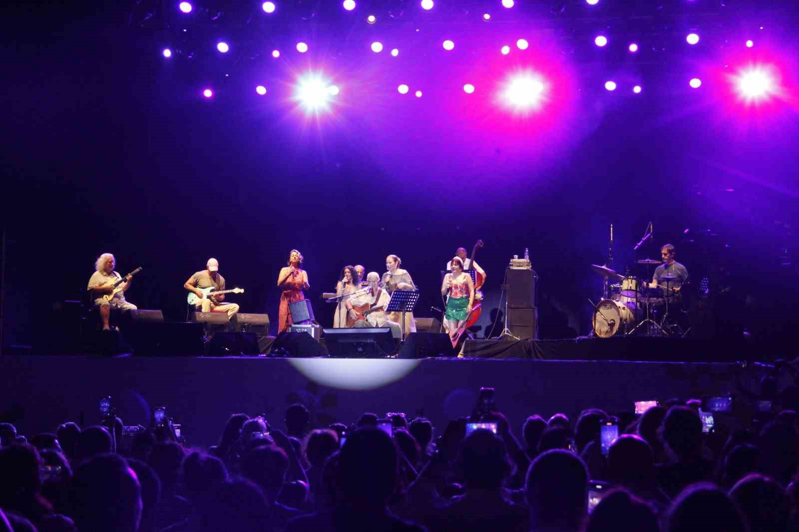 ŞEHRİN DÖRT BİR YANINDAKİ KONSER VE ETKİNLİKLERLE DEVAM EDEN 62.