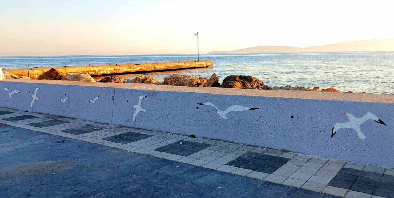 BURSA'DA GÖRÜNTÜ KİRLİLİĞİ OLUŞTURAN TÜM YÜZEYLERİ BİR TUVAL GİBİ KULLANIP,