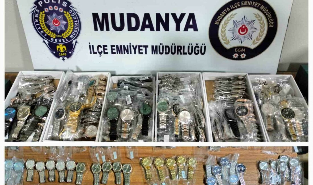 Bursa’da 100 bin liralık kaçak elektronik saat ele geçirildi MUDANYA EMNİYET MÜDÜRLÜĞÜ ASAYİŞ BÜRO EKİPLERİ KAÇAK 110 ADET, 100