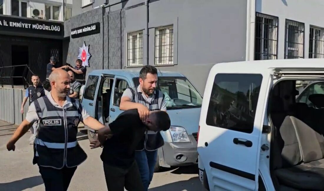 Bursa’da fuhuş operasyonunda gözaltına alınan 3 şüpheli tutuklandı BURSA'DA FUHUŞ SUÇUNA YER TEMİN EDEN VE ARACILIK YAPAN 3