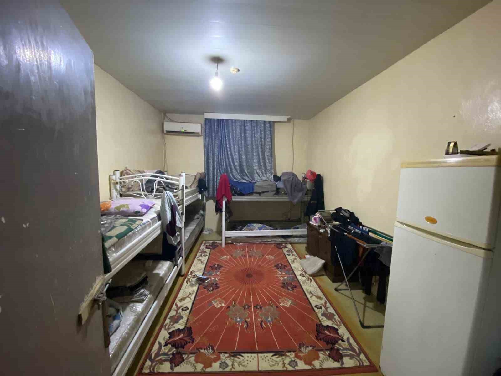 BURSA’DA KAÇAK GÖÇMENLERE OPERASYON : 4 ŞÜPHELİ, 41 YABANCI UYRUKLU