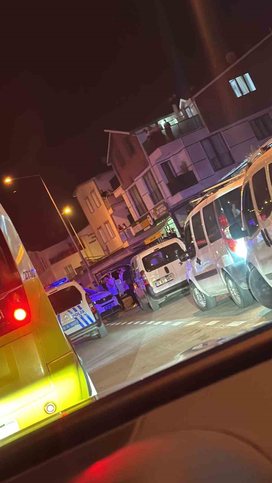 BURSA'DAKİ KAVGAYI BEKÇİ VE POLİSLER AYIRDI