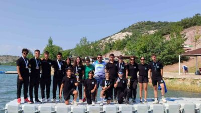 BURSA BÜYÜKŞEHİR BELEDİYESPOR ESKİŞEHİR’DE DÜZENLENEN DURGUNSU KANO TÜRKİYE KUPASI’NDA 18